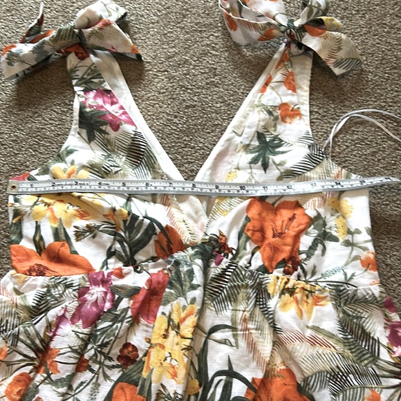 NWT Chelsea & Violet Tie Shoulder Tropical Oasis Printed V Neck Halter Top - Picture 7 of 15